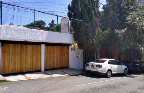 Bonita casa en Lomas de Axomiatla.