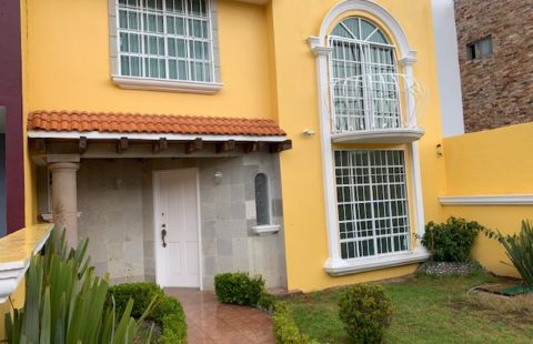 Preciosa casa en privada San Juan, Pachuca.